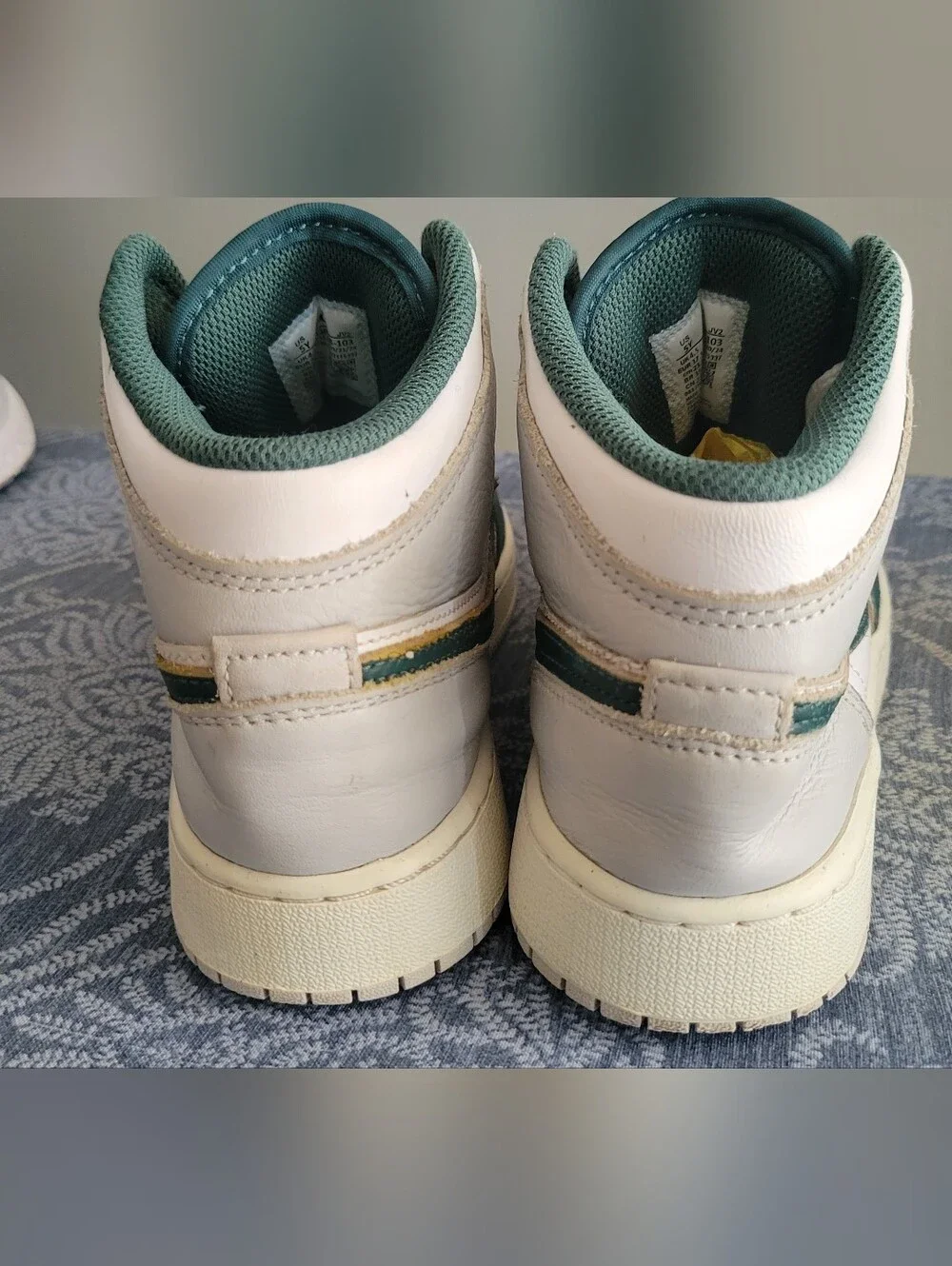 Nike youth high